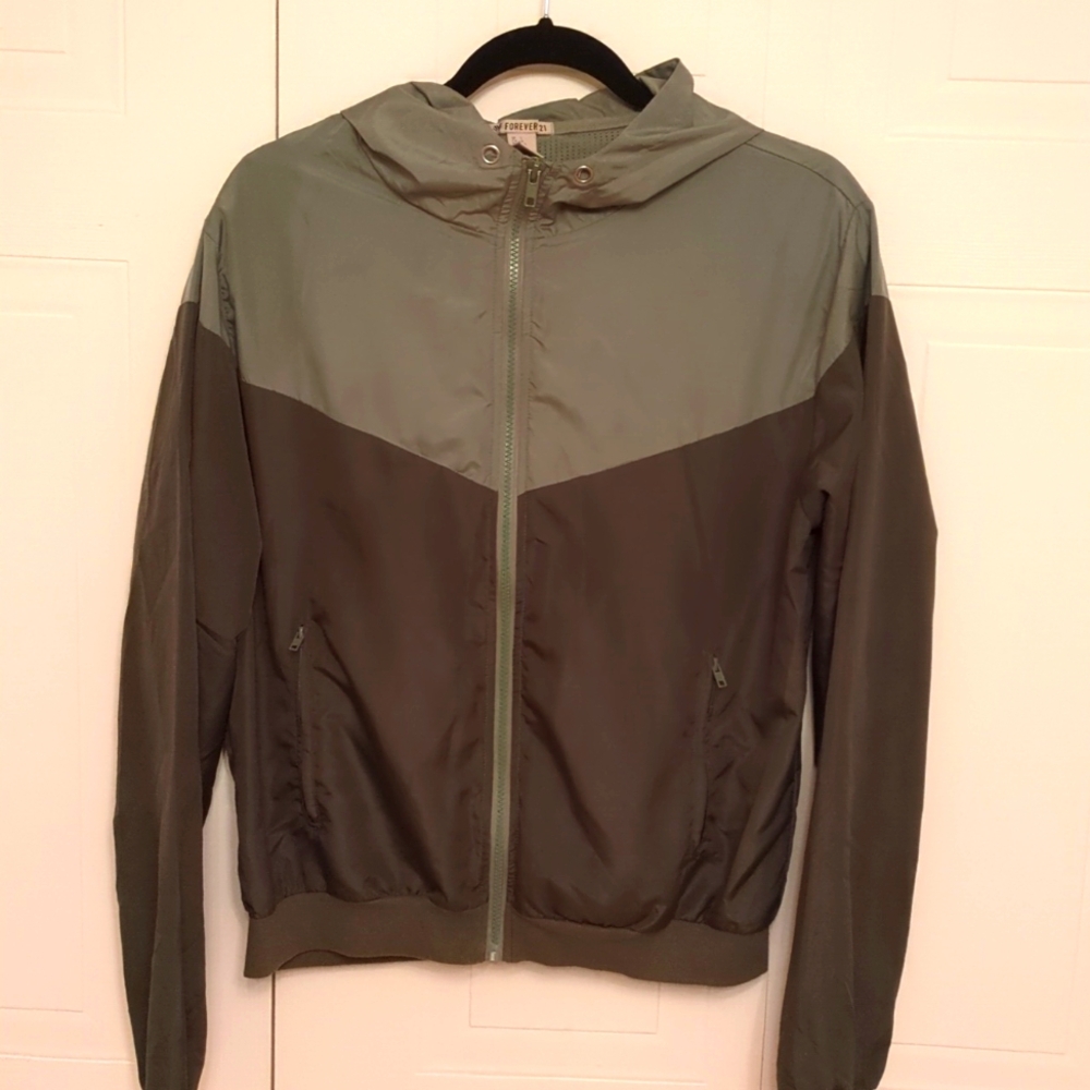 Green windbreaker size L